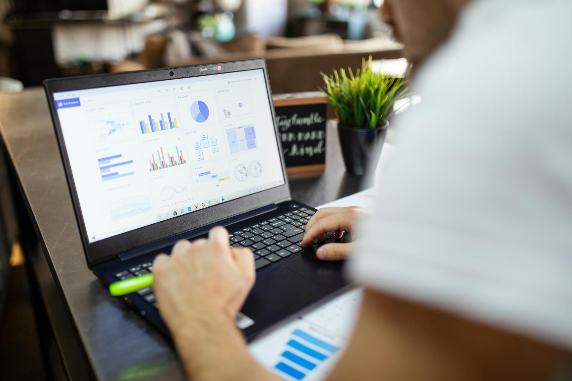 How to Detect Duplicate Invoices in Excel (When to Automate)